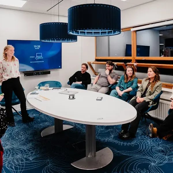 Presentatie aan tafel