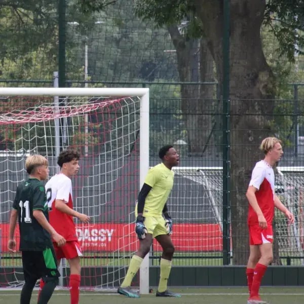 Laolu in actie als keeper