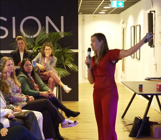 Vrouwen in positie thumbnail